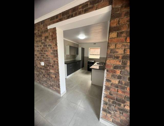 1 bed property to rent in GLENVISTA